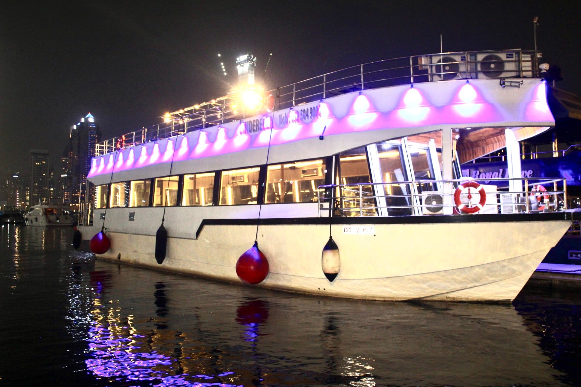 Luxury Marina Dinner Cruise – 2 Hours (Cinderella Cruise)